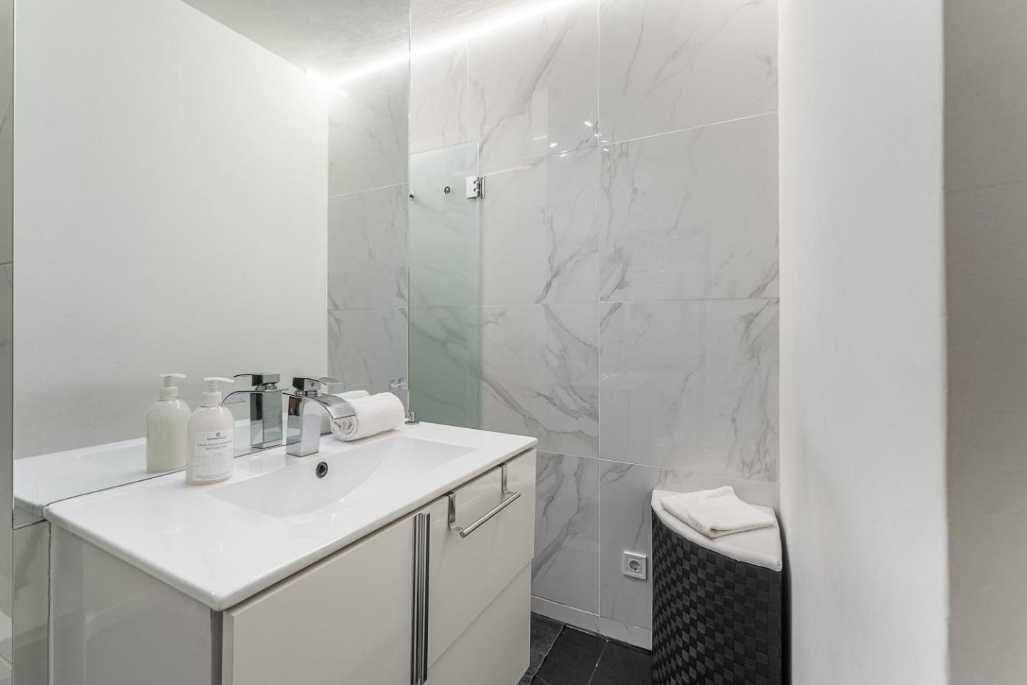 Guestready - Shades Of Blue With Balcony Apartment Porto Luaran gambar